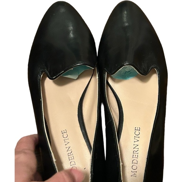 MODERN VICE Women's Black Genuine Leather Point Toe Flat Shoe Studded Heel-Sz 6 - Picture 6 of 15